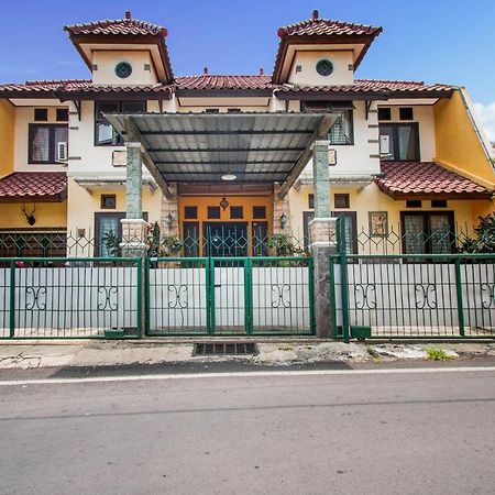 Oyo 3217 The Ts Homestay Μαλάνγκ Εξωτερικό φωτογραφία