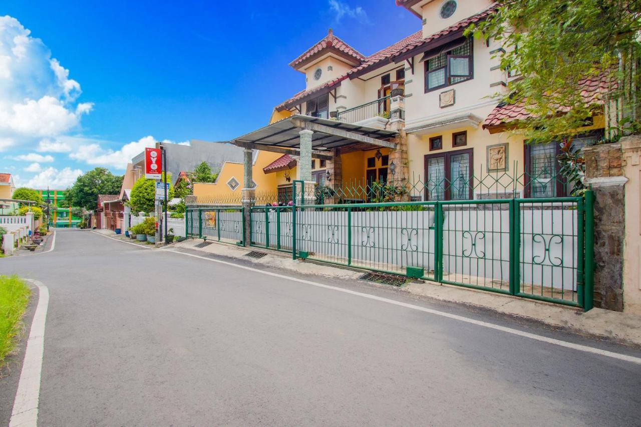 Oyo 3217 The Ts Homestay Μαλάνγκ Εξωτερικό φωτογραφία
