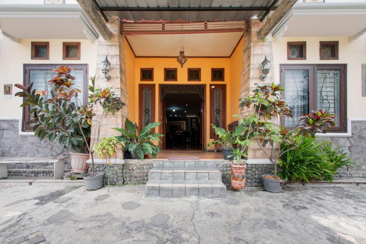 Oyo 3217 The Ts Homestay Μαλάνγκ Εξωτερικό φωτογραφία